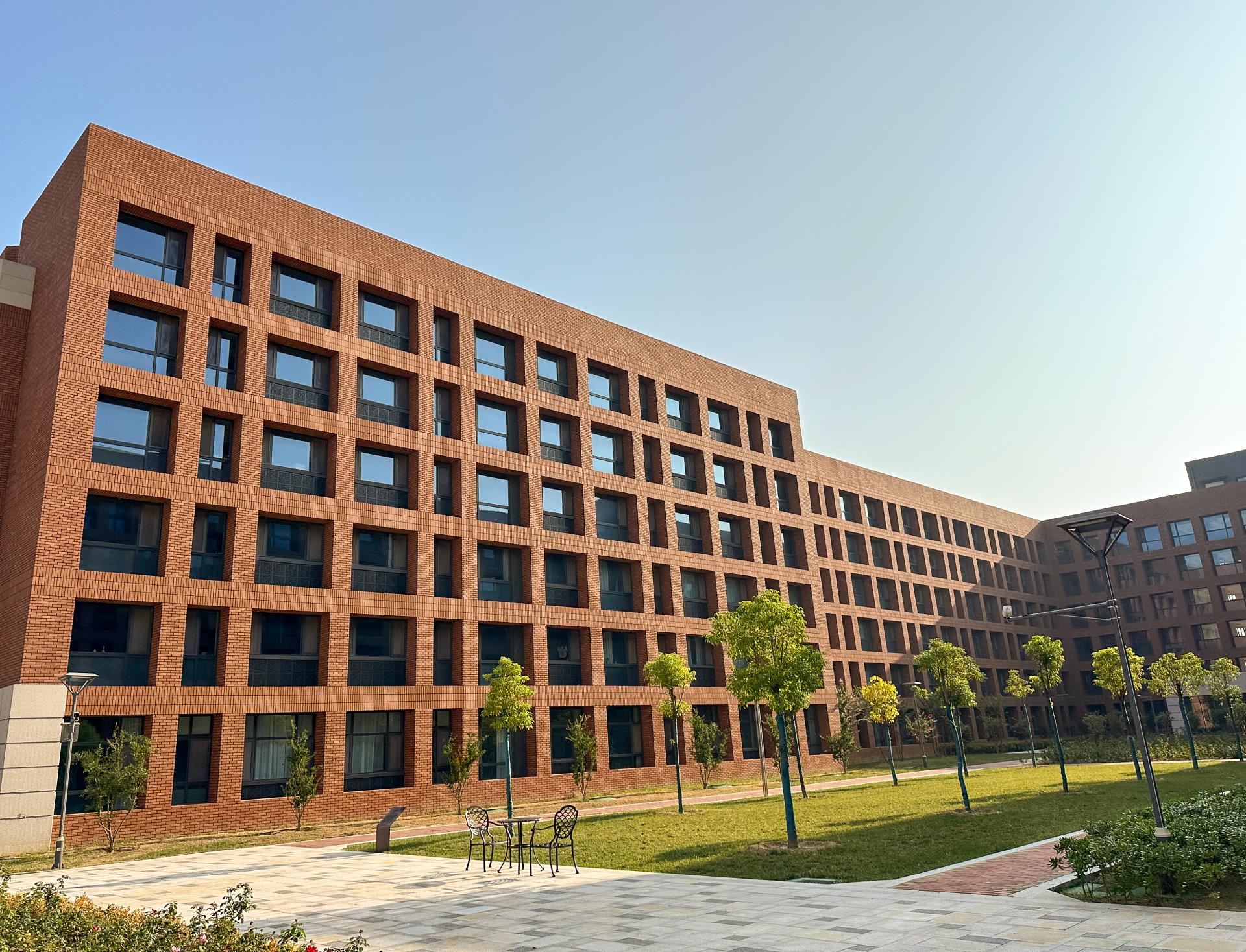 Staff Living Quarters: Jingyi Building